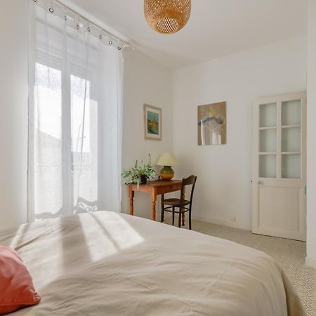 La Josephine - Maison Avec Terrasse Сен-Жил-Кроа-дьо-Ви Екстериор снимка