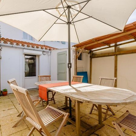 La Josephine - Maison Avec Terrasse Сен-Жил-Кроа-дьо-Ви Екстериор снимка